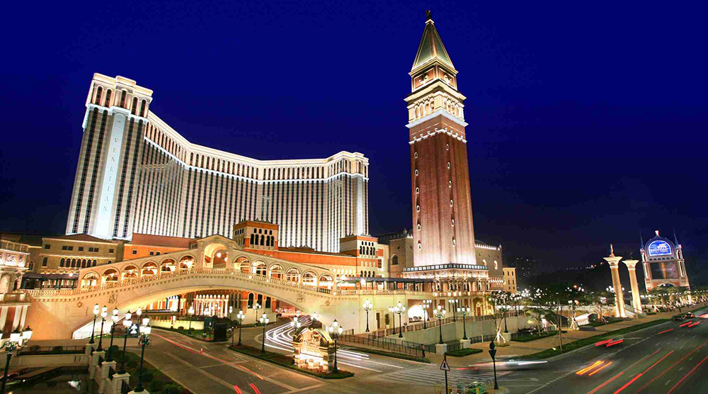 https://d3r8gwkgo0io6y.cloudfront.net/upload/Venetian Macau with Road.jpg